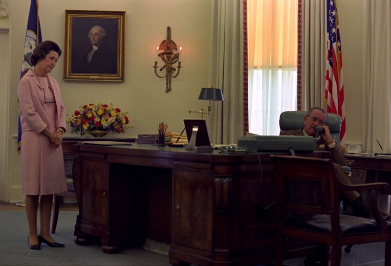 ملف:President Johnson on the phone upon RFKs death.jpg