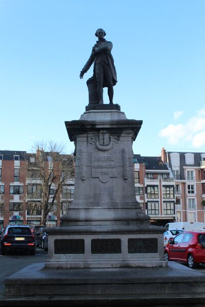 ملف:Statue André Lille 1.jpg