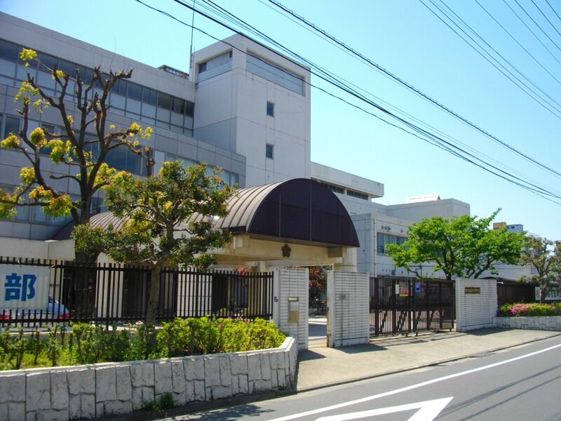 ملف:Sumidagawa High School.JPG
