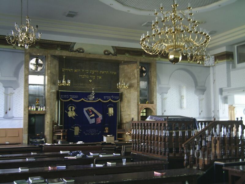 ملف:Toldos Aharon 1.JPG