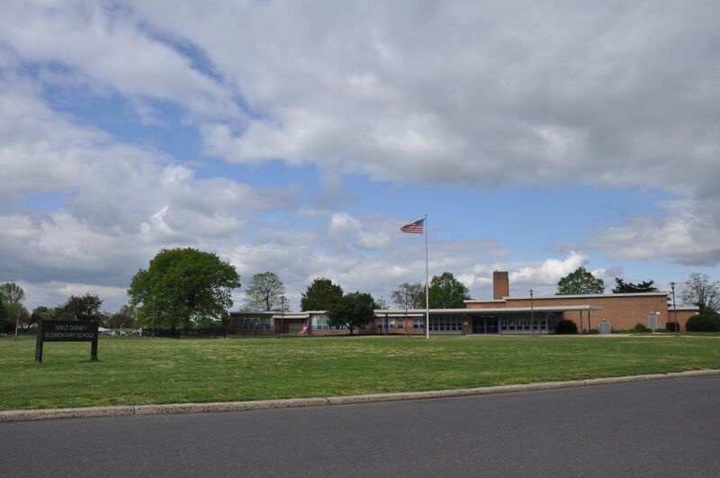 ملف:TullytownPA WaltDisneyElementarySchool.jpg